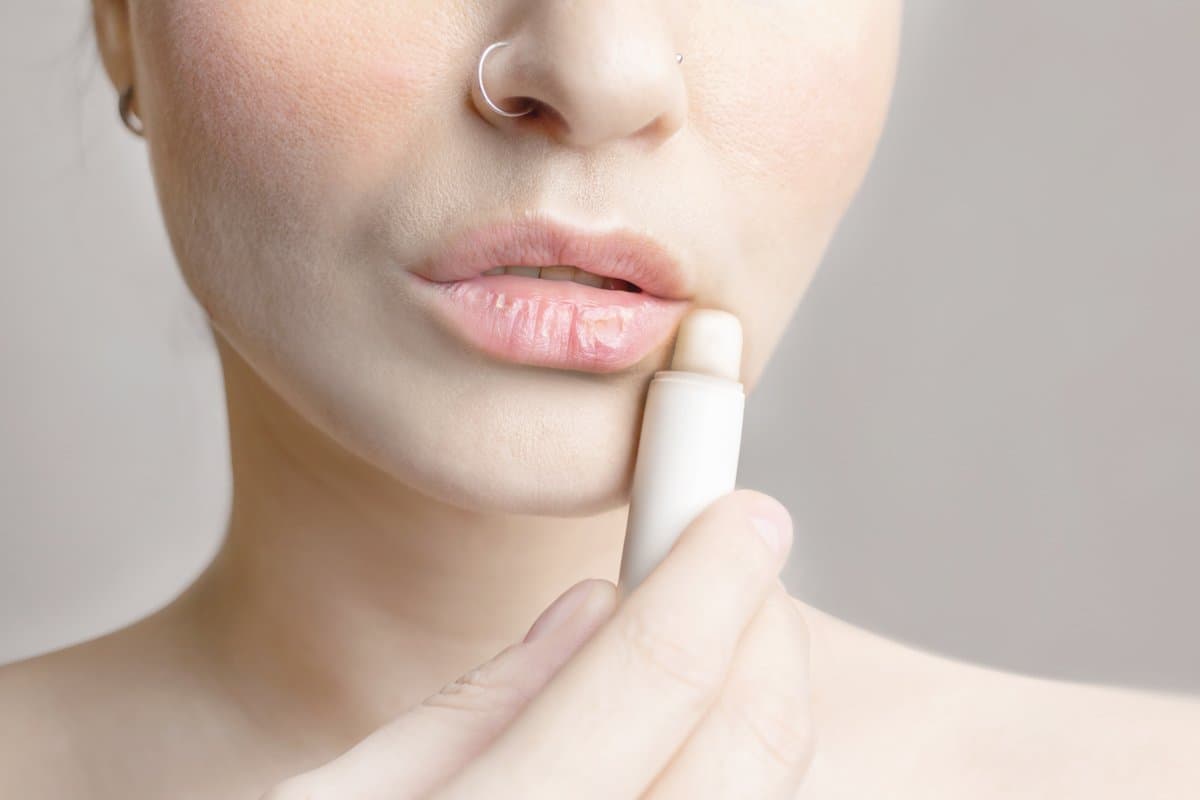 Esenciales para el Cuidado de los Labios y las Manos